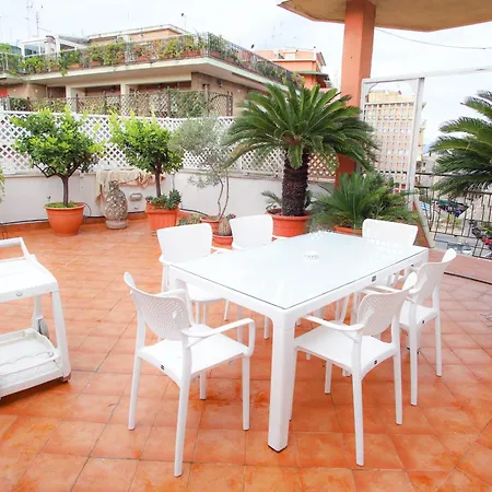 Oasi Urbana - The Vatican Roof Garden דירה